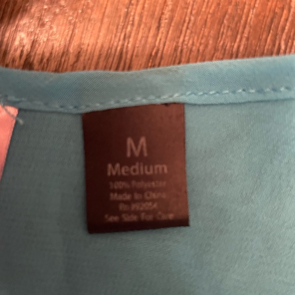 Love by Design ladies medium blouse. - Picture 9 of 13